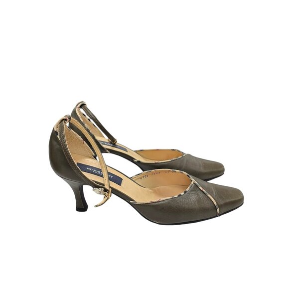 Burberry Heels - Picture 2 of 3